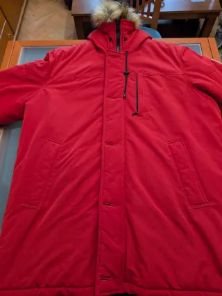 Abrigo marca GUESS Rojo XXL