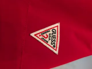 Abrigo marca GUESS Rojo XXL