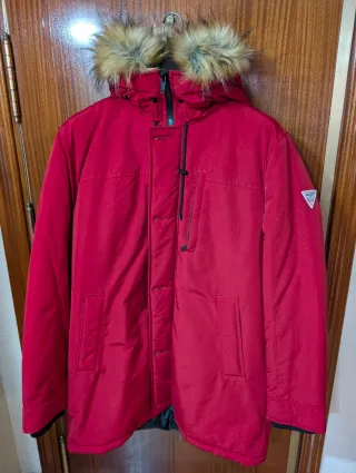 Abrigo marca GUESS Rojo XXL