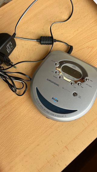 Reproductor CD Portátil Grundig Mystixx MP3