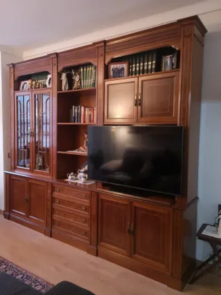 Mueble de comedor madera de Cerezo y cristal