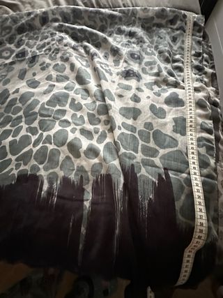 Pañuelo Guess estampado animal print