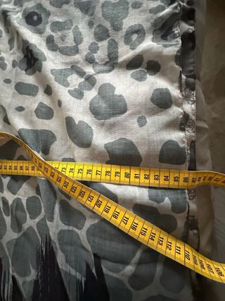 Pañuelo Guess estampado animal print