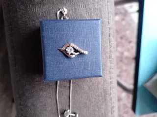 Colgante y pendientes de plata