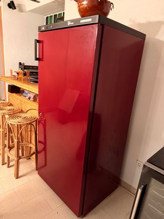 Vinoteca Liebherr Roja Gran Capacidad