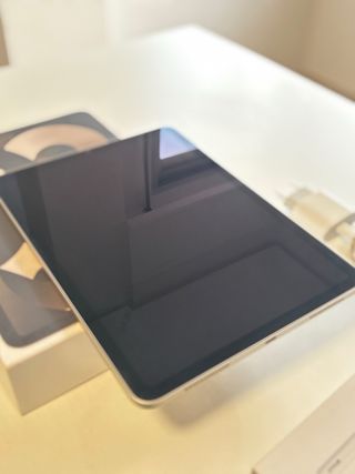 iPad Air 5ª Gen Wifi 64GB + Pencil 2da Gen