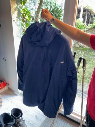 Esquís y tabla de snowboard