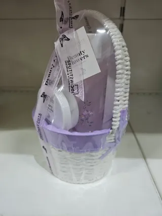 IDC INSTITUTE Cesto Regalo Beauty Flowers