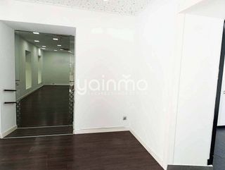 Local comercial en venta en Avda de Madrid - Pº de la Estación en Jaén