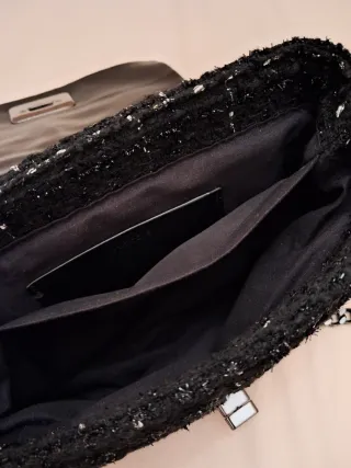 Bolso negro de tweed con cadena. Como nuevo.