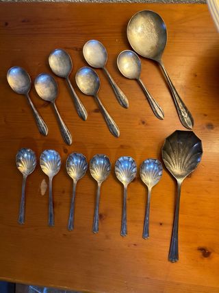 2 juegos de cucharas de postre