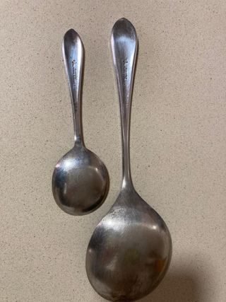 2 juegos de cucharas de postre