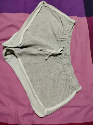 Pantaloncino corto grigio con laccetti