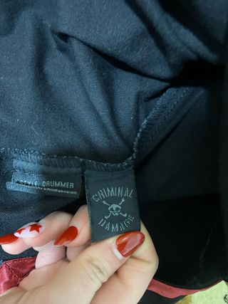 Vestido negro estilo japonés con bordados