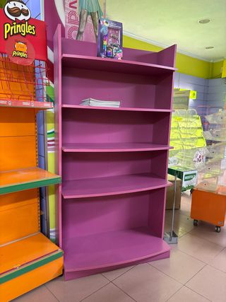 Estantería para comercio naranja y rosa