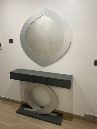Mueble de entrada con espejo