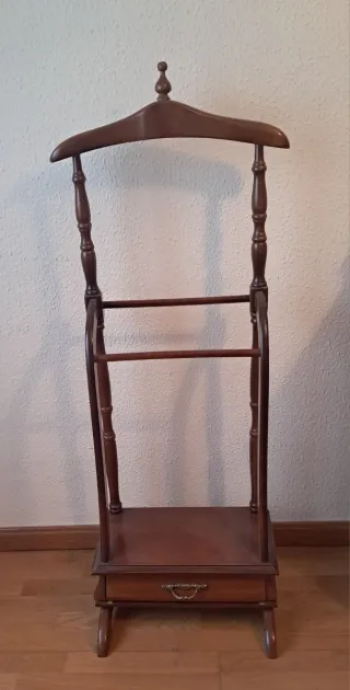 Galán de noche madera nogal con cajón