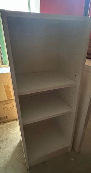 Estantería blanca de madera