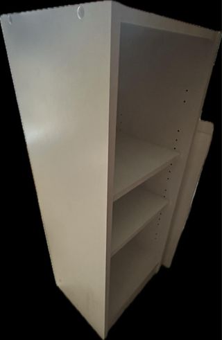 Estantería blanca de madera