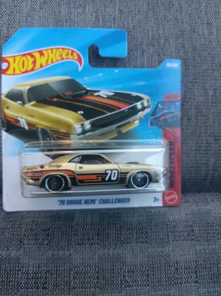 Hot Wheels '70 Dodge Hemi Challenger
