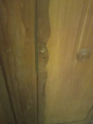 Armario ropero antiguo de madera