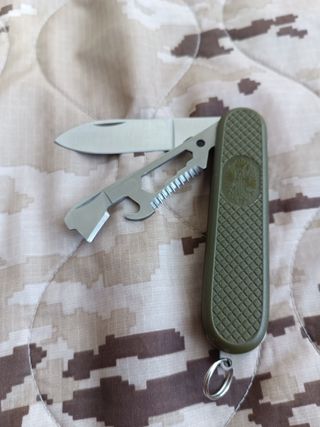 Varias completos de cubiertos