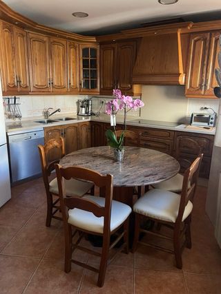 Cocina de madera maciza castellana