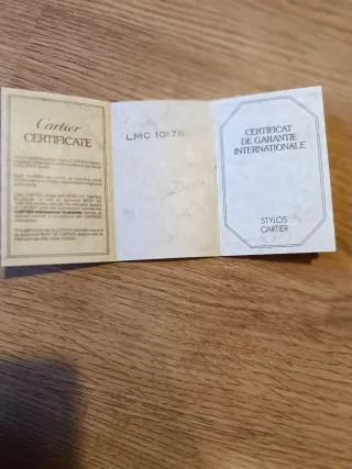 Bolígrafo Vintage Must de Cartier.