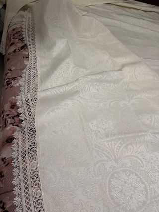 Copriletto matrimoniale cotone ricamato a mano