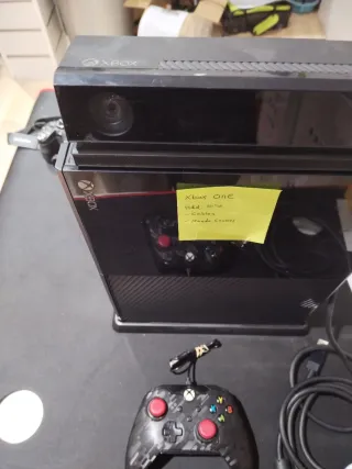 Xbox One + Kinect Camera