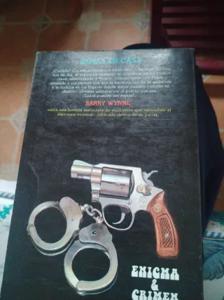 Libro novela policiaca