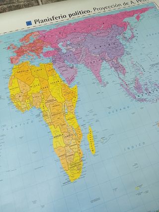 Planisferio político Proyección Peters