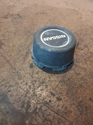 Tapacubo Nissan Terrano 2