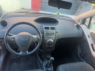 Toyota Yaris 2010