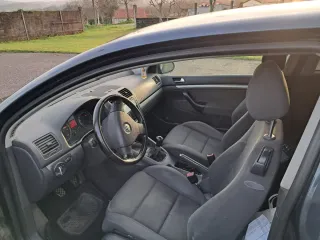 Volkswagen Golf 2004