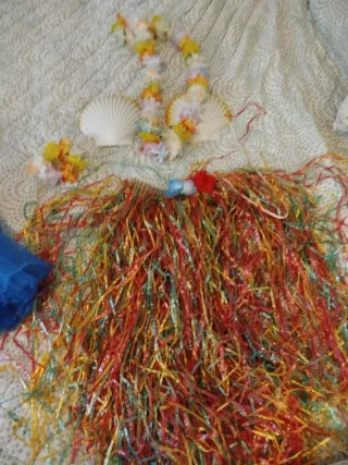 2Disfraces Hawaiano y Hawaiana Conchas