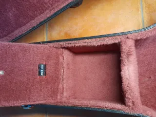 Guitarra Acústica Takamine preamplificada.