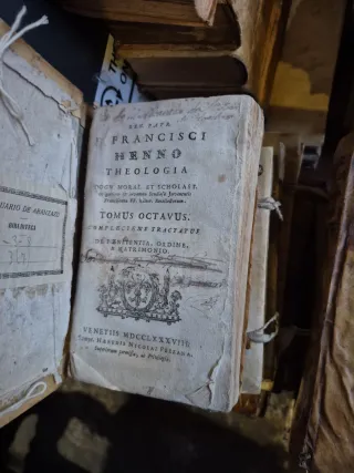 Libros antiguos  30 libros