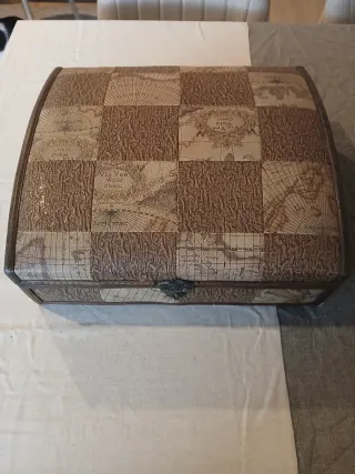 Baúl Set Licorera 6 Vasos + botella Arteco, nuevo