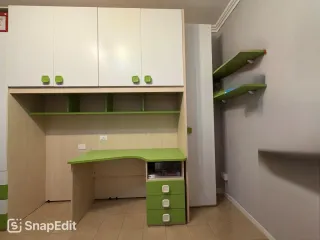 Cameretta completa letti e scrivania