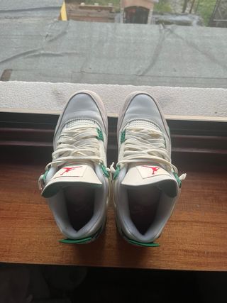 Jordan 4 SB Pine Green