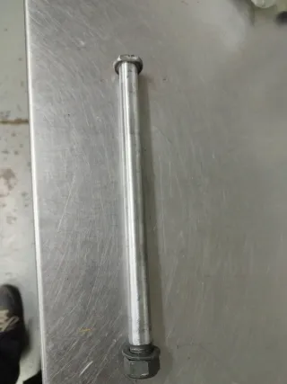 Eje basculante Honda CR