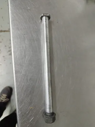 Eje basculante Honda CR