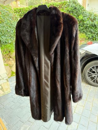 Abrigo de piel marrón