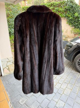 Abrigo de piel marrón