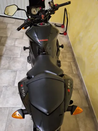 Kawasaki z750