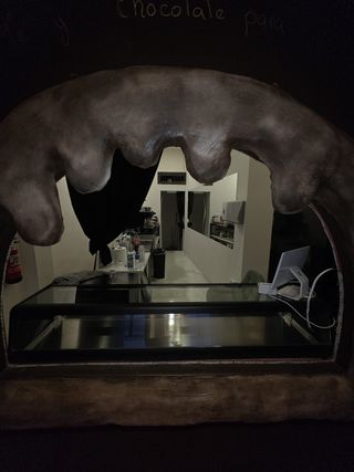 Vitrina expositora neutra cristal y metal