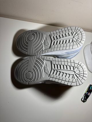 Nike Air Jordan 1 Mid Talla 43 Nuevas