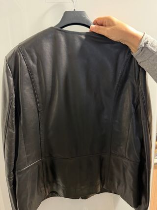 Chaqueta de piel Javier Simorra negra
