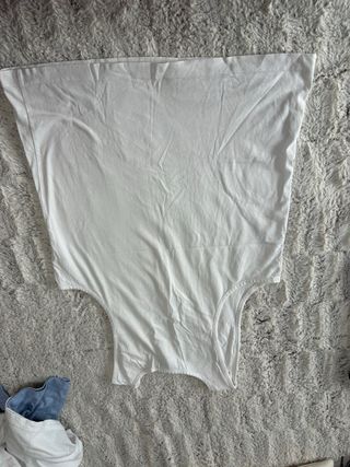 Camiseta Inside blanca y amarilla